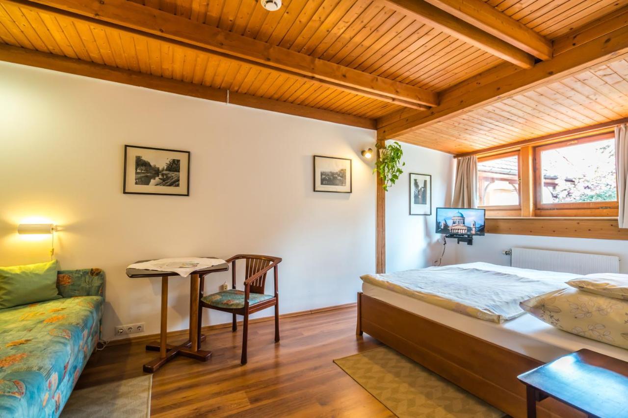 에스테르곰 Szent Kristof Panzio B&B 외부 사진