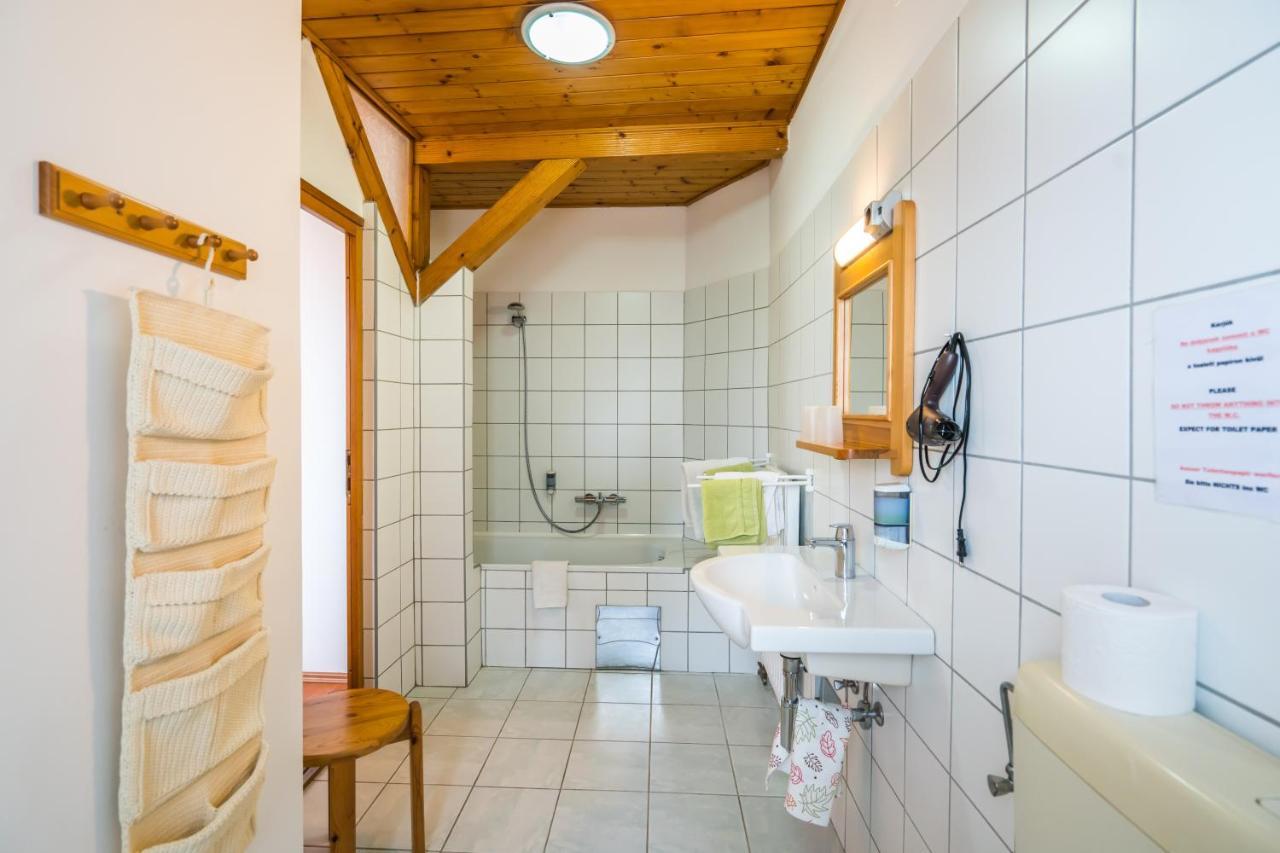 에스테르곰 Szent Kristof Panzio B&B 외부 사진