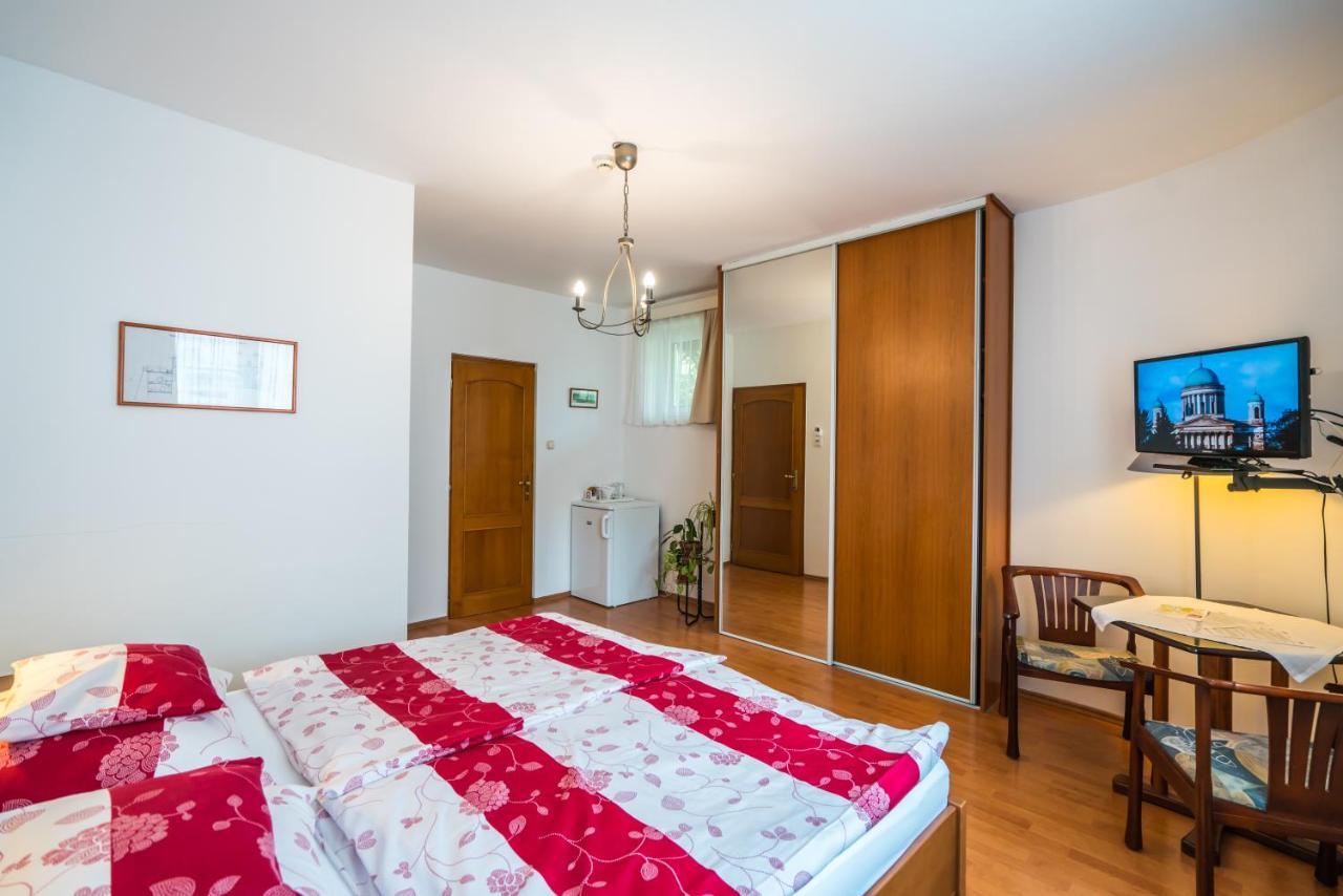 에스테르곰 Szent Kristof Panzio B&B 외부 사진