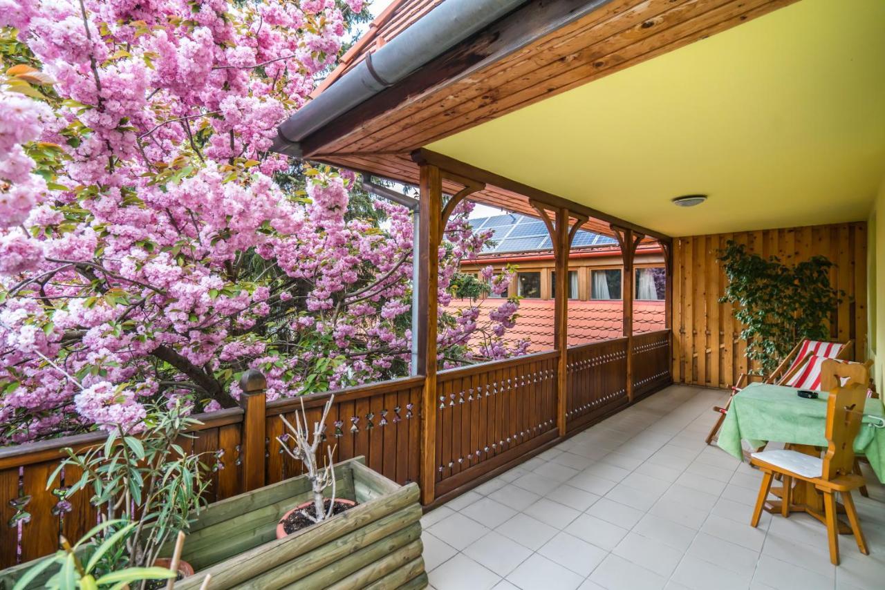 에스테르곰 Szent Kristof Panzio B&B 외부 사진